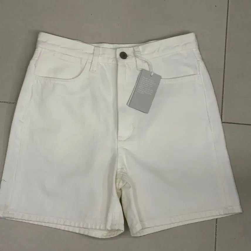 [SOLD OUT] 코스 화이트 데님 반바지 숏팬츠