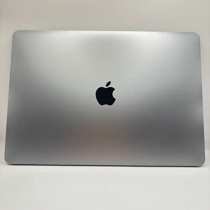 [BUNJANG] Apple MacBook Air M1 2020 Silver 8GB RAM / 애플 맥북 에어 M1 2020 실버 8GB