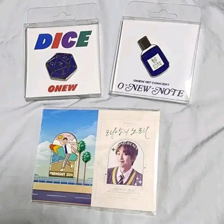 [BUNJANG] SHINee Onew Bundle Set Official Goods / 샤이니 온유 오뉴노트.다이스.태노 뱃지