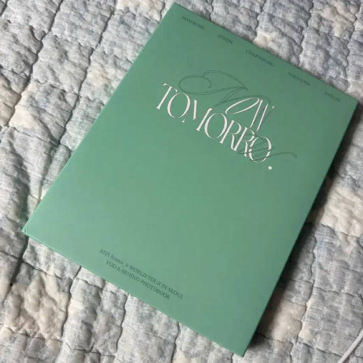 [BUNJANG] fromis_9 NOW TOMORROW Photobook / 프로미스나인 NOW TOMORROW 포토북