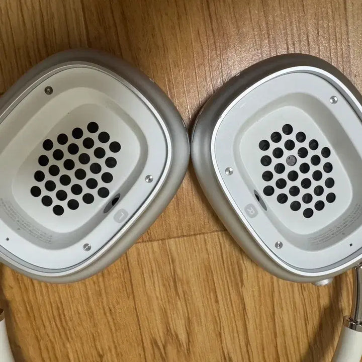 [BUNJANG] Apple AirPods Max Silver (Pairing Malfunction) / 에어팟 맥스 실버 (8핀) 페어링 고장