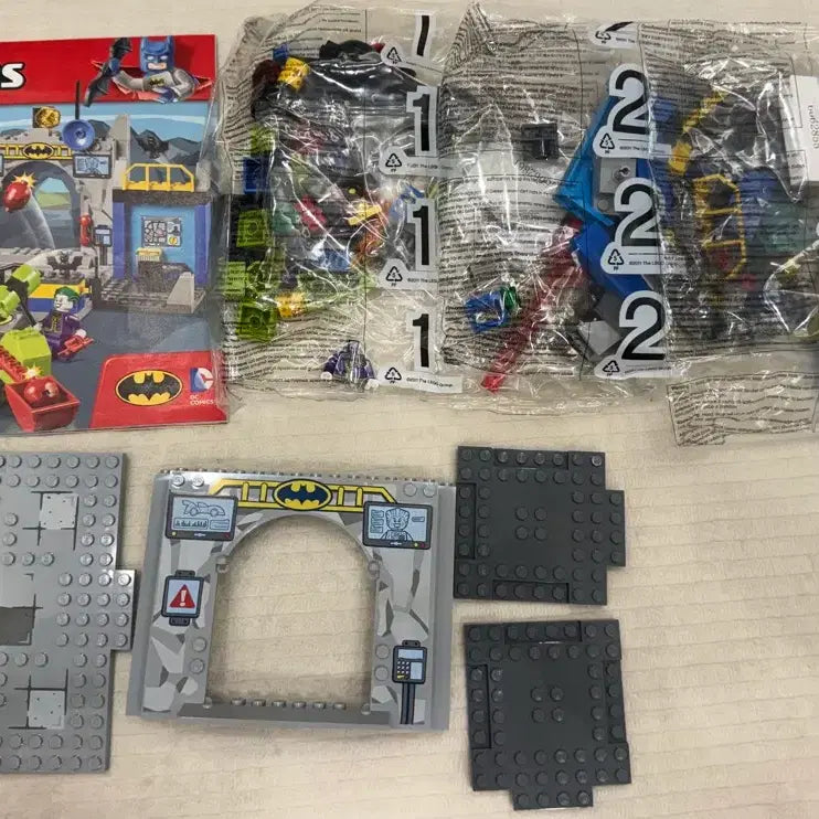 [BUNJANG] LEGO DC Juniors 10672 Batcave New, Unboxed / 레고 dc 10672 주니어 배트케이브 NIB