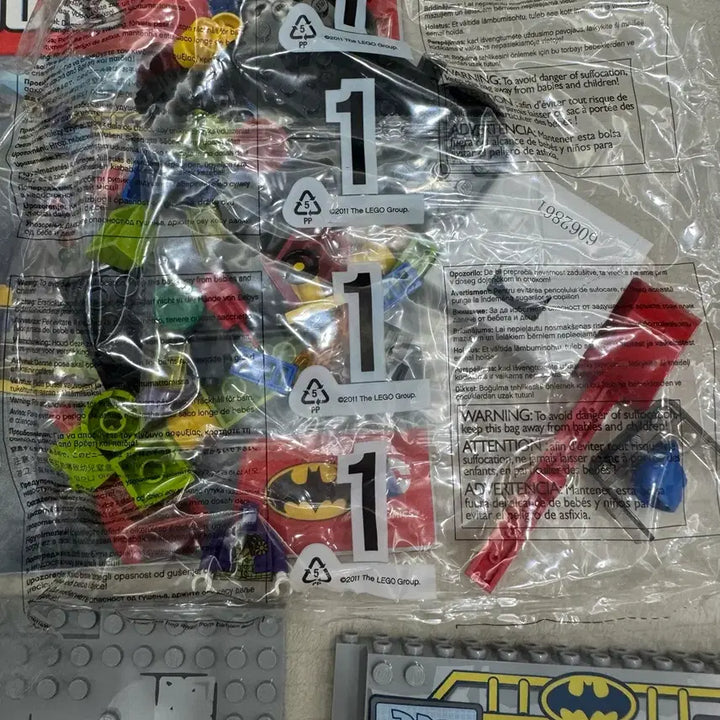 [BUNJANG] LEGO DC Juniors 10672 Batcave New, Unboxed / 레고 dc 10672 주니어 배트케이브 NIB