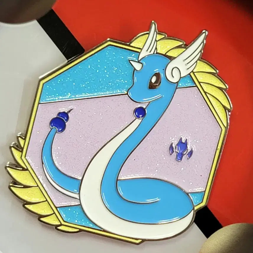 [BUNJANG] Pokemon Forest Limited Edition Metal Badge Set 2 with Monster Ball Tin Case / 포켓몬30주년한정 100메탈뱃지 라프라스+체리버 반짝이 (한국한정)