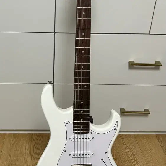 [BUNJANG] Cort G260CS Electric Guitar - White / Cort G260CS 일렉기타 화이트