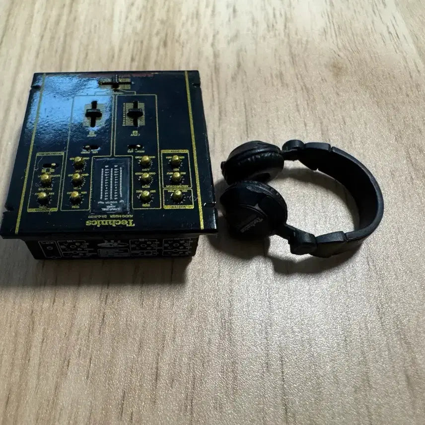 [BUNJANG] Technics SH-DJ1200 Turntable Mixer / [개봉] Technics 턴테이블 믹서 SH-DJ1200 헤드폰 가챠