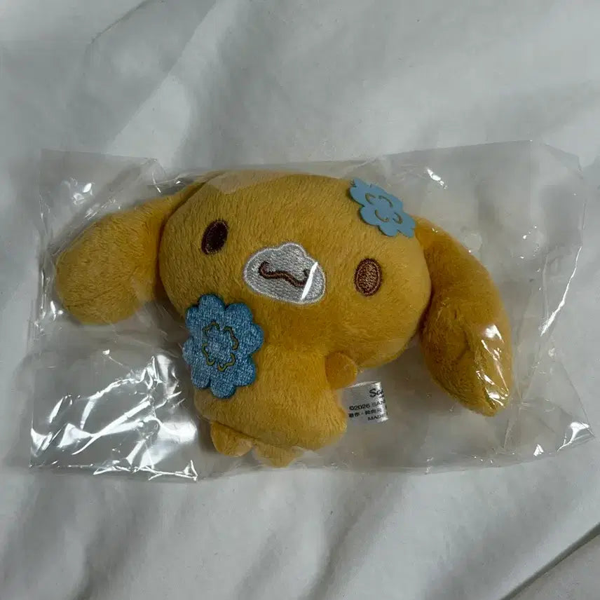[BUNJANG] Sanrio Cinnamoroll Clover Brooch / 산리오 시나모롤 클로버 브로치