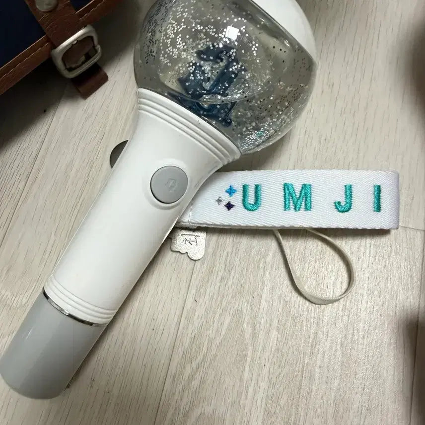 [BUNJANG] GFRIEND 1st Generation Lightstick with Storage Bag / 여자친구 응원봉