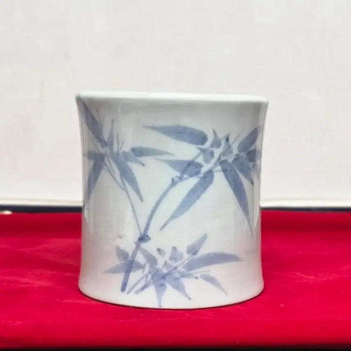 [BUNJANG] Chopyung Ceramics Jo Han-kyung Bamboo Pattern Brush Holder / *조평도예 조한경 대나무 문양 필통(붓통)