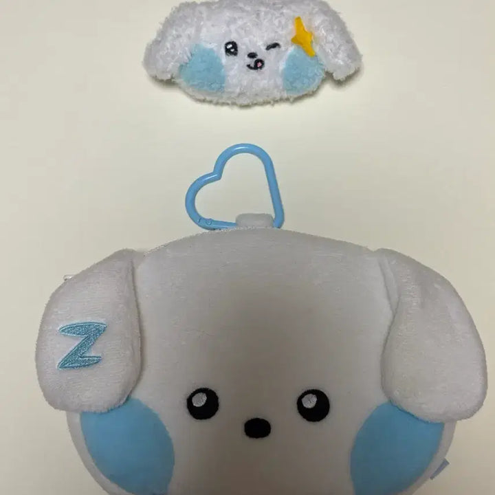 [BUNJANG] Gyunini Pouch Badge Keychain Bundle Set / 규니니 파우치 뱃지 키링 3개 일괄 판매