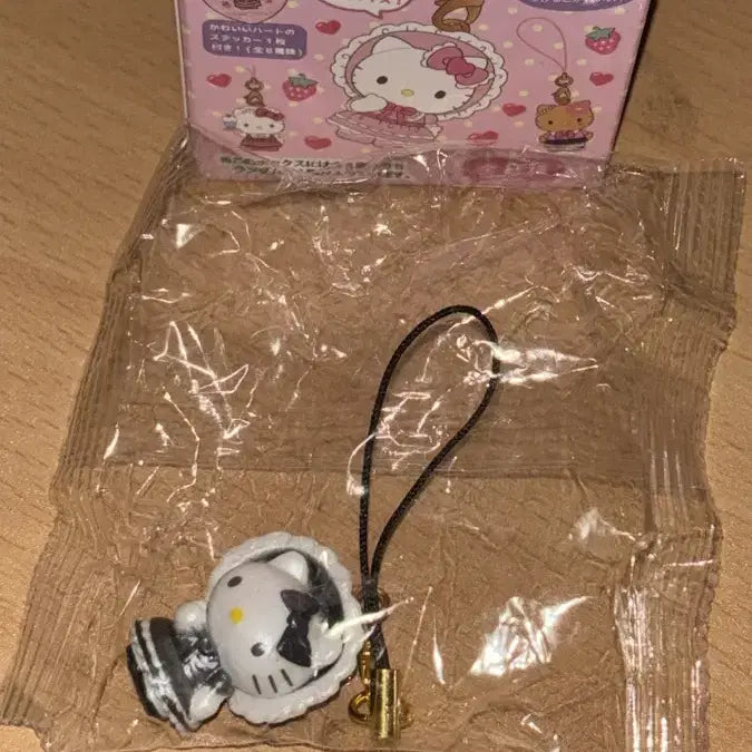 [BUNJANG] Hello Kitty Trading Mascot Strap / 헬로키티 트레이딩 마스코트 스트랩