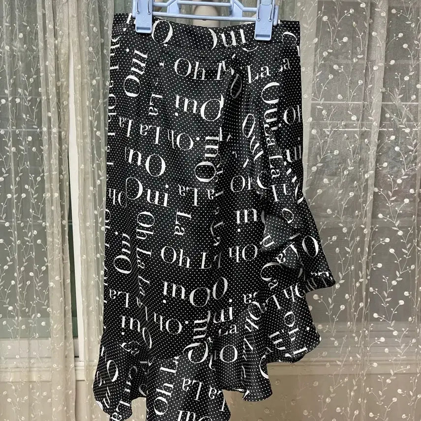 [BUNJANG] Black Lettering Tiered Skirt / 블랙 레터링 캉캉 스커트