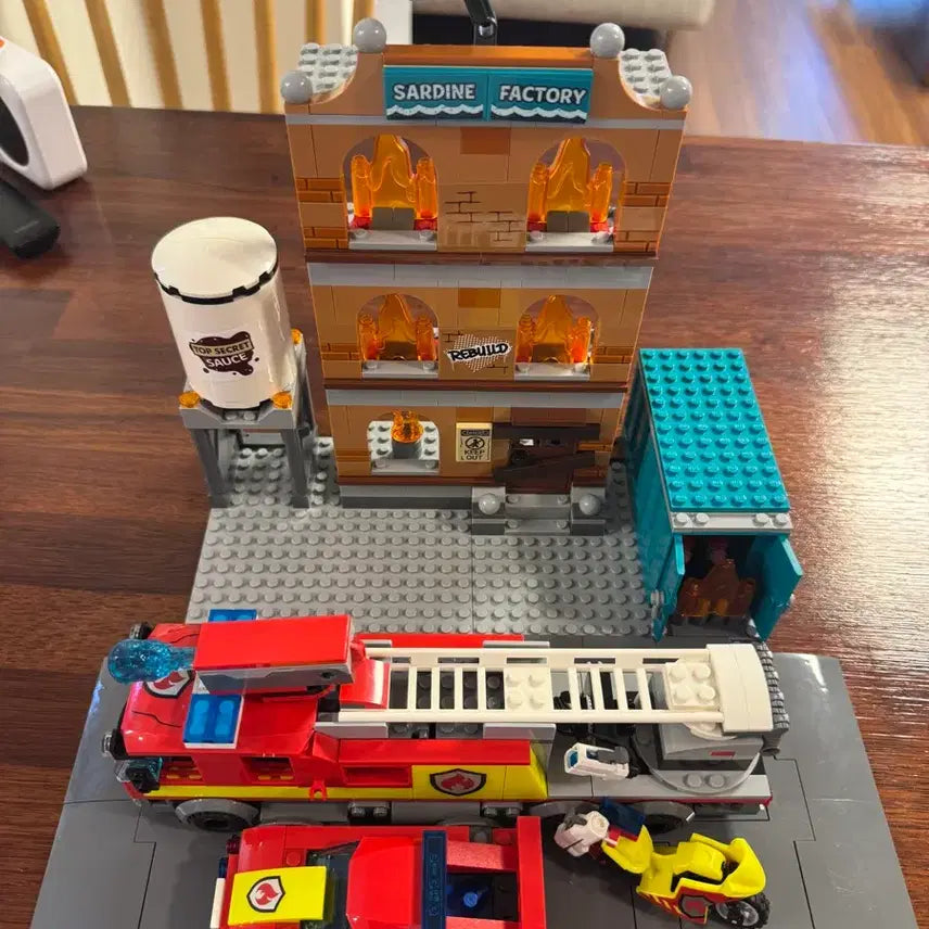 [BUNJANG] LEGO City Fire Station Set 60321 / 레고 시티 소방대 60321