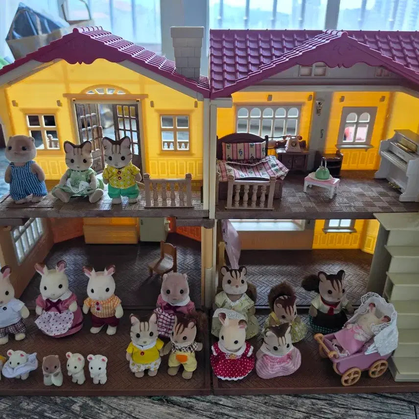 [BUNJANG] Sylvanian Families Two-Story House with Figures / 실바니안 이층집