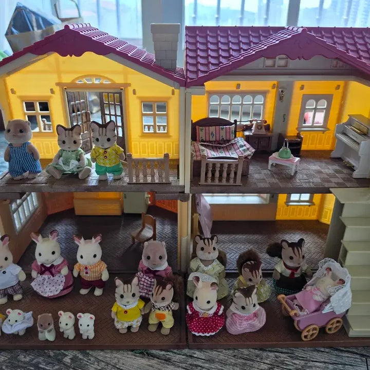 [BUNJANG] Sylvanian Families Two-Story House with Figures / 실바니안 이층집