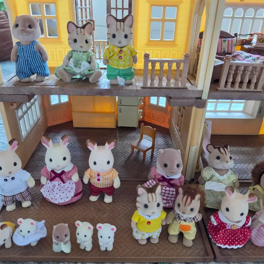 [BUNJANG] Sylvanian Families Two-Story House with Figures / 실바니안 이층집