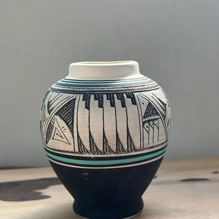 [BUNJANG] Lawrence Crank Huskeniene Navajo Pottery Vase 2001 / Lawrence Crank Huskeniene Navajo Pottery