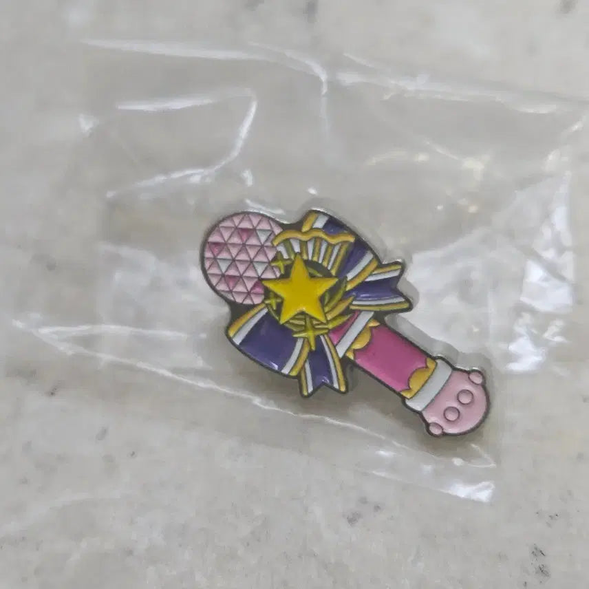 [BUNJANG] Aikatsu! Akari Hoshino Star Parade Pin Badge x PriPara Collaboration / 아이카츠 아이엠스타 하늘 아카리 스타파라 핀 뱃지 마이크 프리파라 콜라보