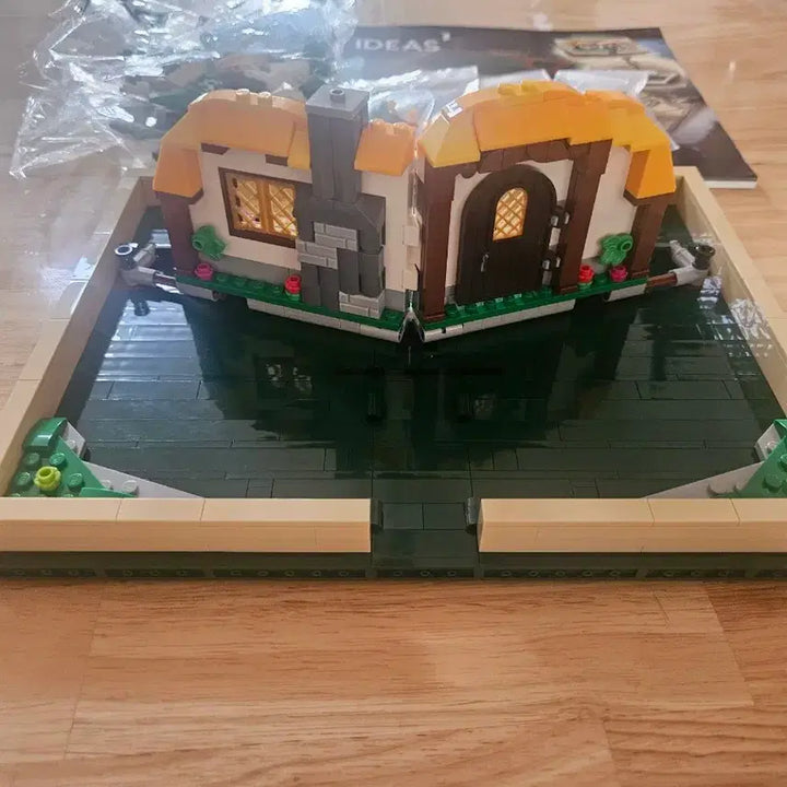 [BUNJANG] LEGO Ideas Pop-Up Book 21315 / 레고 21315 팝업북 빨강망토 잭과 콩나무 중고