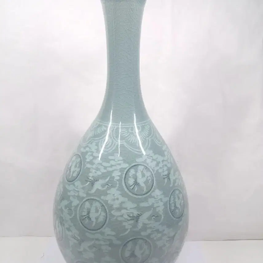 [BUNJANG] Goryeo Celadon Inlaid Crane and Cloud Motif Vase / 청자 상감 운학문 매병