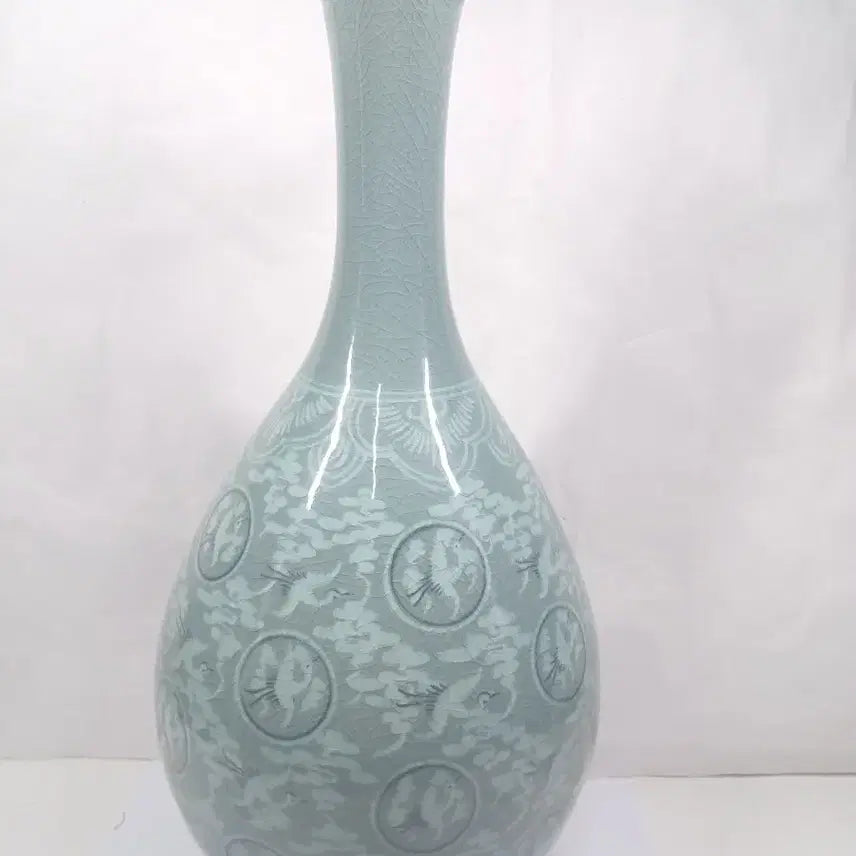 [BUNJANG] Goryeo Celadon Inlaid Crane and Cloud Motif Vase / 청자 상감 운학문 매병