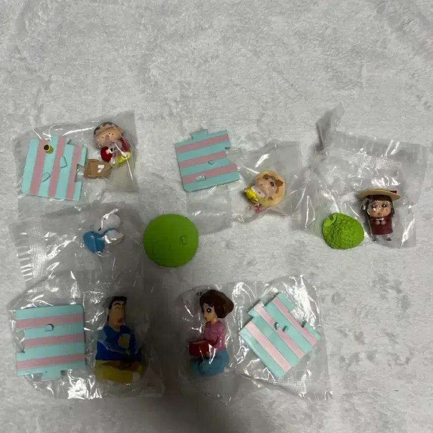 [BUNJANG] Crayon Shin-chan Picnic Figure / 짱구 피크닉 피규어팝니다(Crayon Shin-chan figure)
