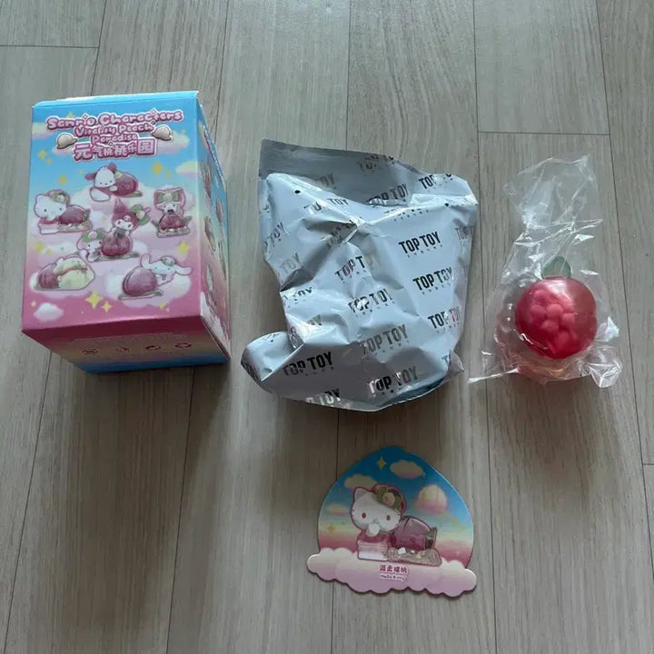 [BUNJANG] Sanrio Hello Kitty Figure Gacha Goods Keychain Peach Bundle Set (Sealed) / (일괄)미개봉 산리오 키티 피규어 가챠 굿즈 키링 패키지참 피치 복숭아