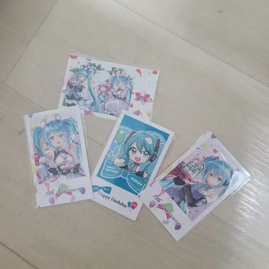 [BUNJANG] Hatsune Miku 15th Anniversary Polaroid Photocard / 하츠네 미쿠 15주년 폴라로이드 포토카드