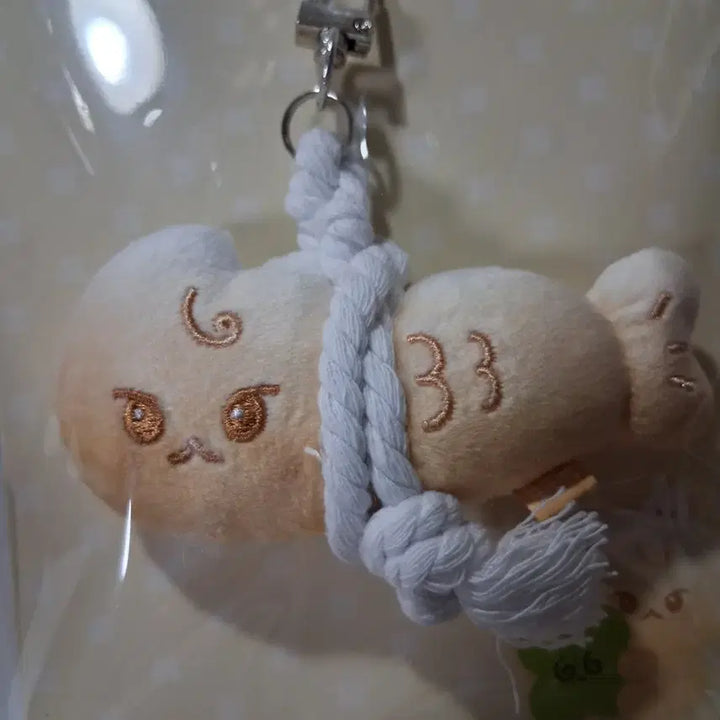 [BUNJANG] NCT 127 Doyoung Dogung Bread Water Shielding Keychain / [미개봉] 엔시티127 도영 도궁빵 액막이 키링