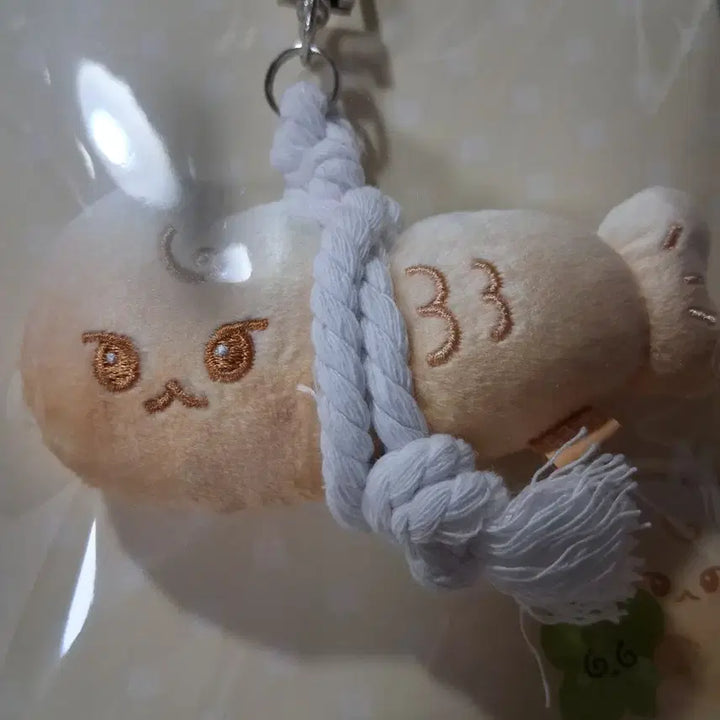 [BUNJANG] NCT 127 Doyoung Dogung Bread Water Shielding Keychain / [미개봉] 엔시티127 도영 도궁빵 액막이 키링