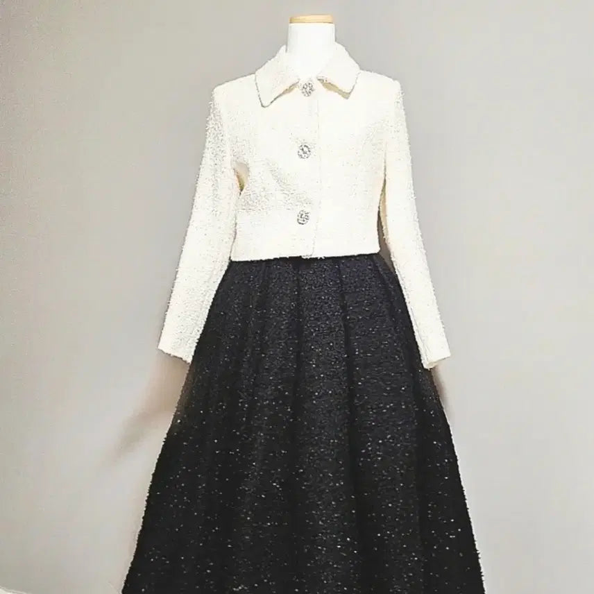 [BUNJANG] DINT Tweed Shining Crop Single Jacket Two-Piece Set / DINT딘트비체 트위드 샤이닝 크롭싱글자켓 투피스 세트