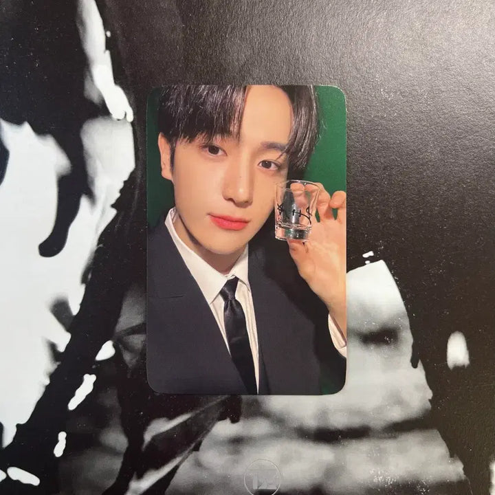 [BUNJANG] THE BOYZ Hyunjae Generation QR Withmu POB Suit Photocard / 더보이즈 현재 제너레이션 큐알 위드뮤 미공포 수트 포카 dvd 앨범 덤