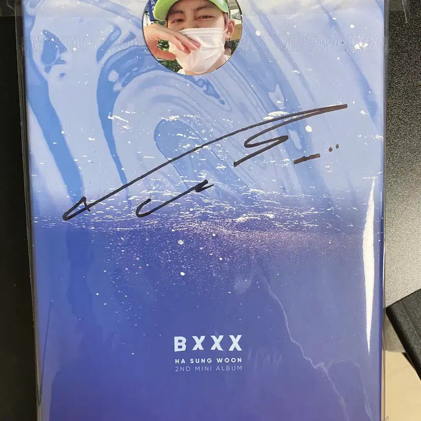 [BUNJANG] Ha Sung-woon Mini Album Vol. 2 Blue Signed CD / 하성운 BXXX 2집 블루 미니 앨범 싸인 CD