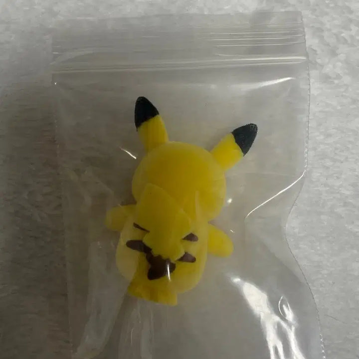 [BUNJANG] Pikachu Fluffy Figure / 피카츄 플로키피규어 팝니다