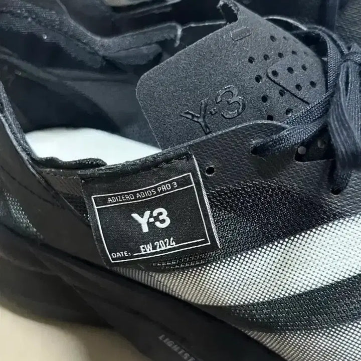 [BUNJANG] Y-3 Adios Pro 3.0 Core Black Off-White / Y-3 아디오스 프로 3.0 코어 블랙 오프화이트(275)