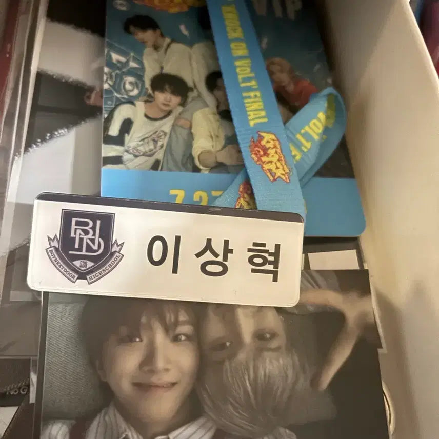 [BUNJANG] BOYNEXTDOOR Bundle Set - Official Lightstick, Season&
