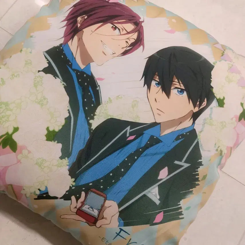 [BUNJANG] Free! Matsuoka Rin &amp; Nanase Haruka Official Cushion / Free! 프리! 마츠오카 린 나나세 하루카 공식 쿠션