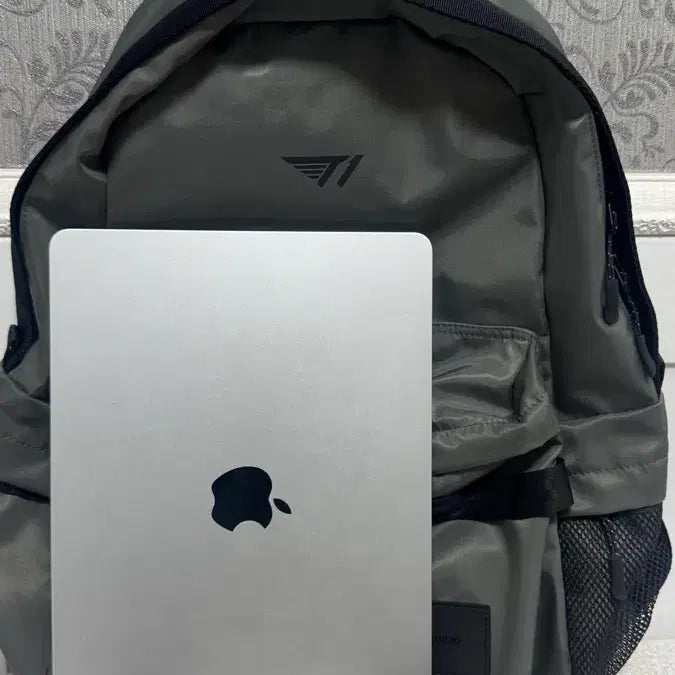 [BUNJANG] GOALSTUDIO x T1 Delight Backpack Khaki / [카키] 티원 백팩 (골스튜디오 x 티원 콜라보)