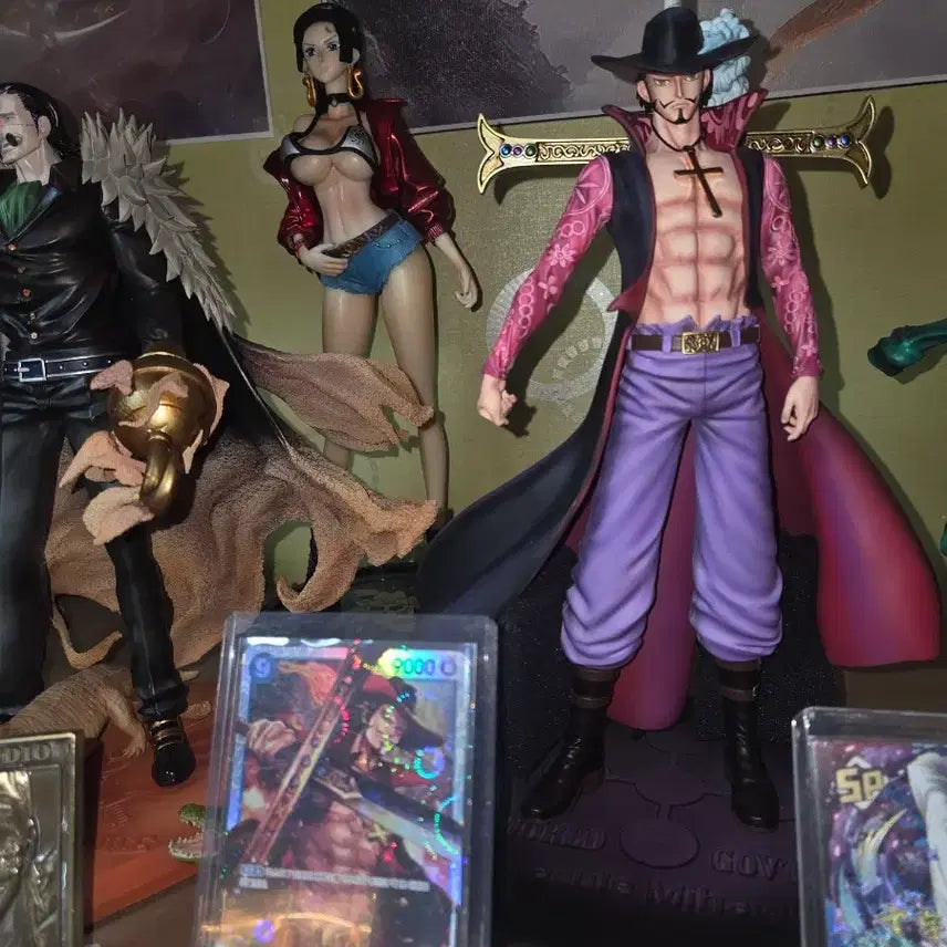 [BUNJANG] One Piece Mihawk, Doflamingo, Crocodile Resin Figures / 미호크 도플라밍고 크로커다일 원피스 레진 팝니다.