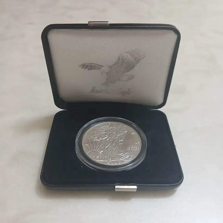[BUNJANG] 2025 American Silver Eagle Uncirculated Coin / 미국 2025 실버이글 완전 미사용(UNC) 은화