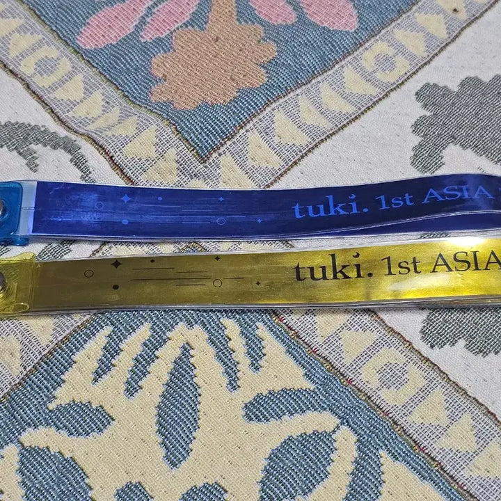 [BUNJANG] Tsuki Tsuki Inner Ear Holder / 츠키 tuki. 내한 긴테홀더