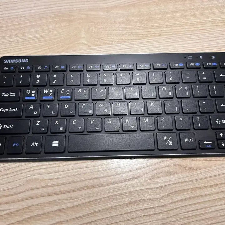 [BUNJANG] Samsung Wireless Keyboard SPA-KKA2GBB / 삼성 무선 키보드 SPA-KKA2GBB