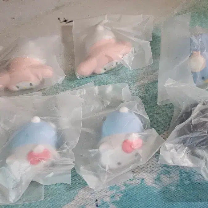 [BUNJANG] Sanrio Sitting Gacha Figures Bundle Set / 일괄 판매) 산리오 누워있는 가챠 피규어
