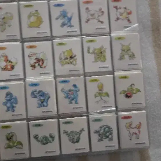 [BUNJANG] Pokemon 30th Anniversary Artwork Tteobushi 100-Piece Set (Includes Mewtwo) / 최저가포켓몬 띠부씰 30주년씰 아트웍띠부씰 뮤츠포함100종세트