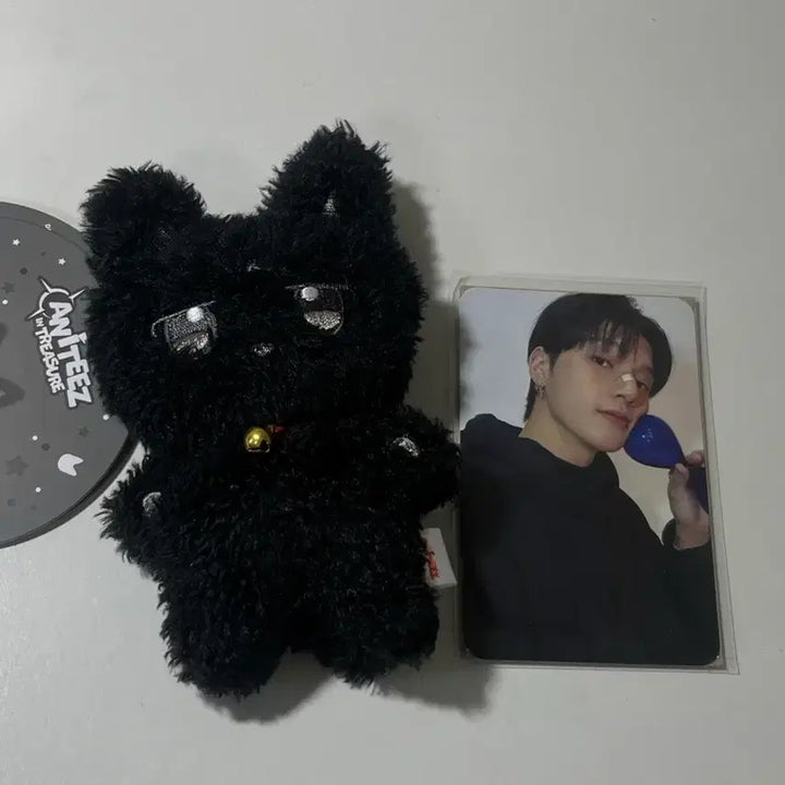 [BUNJANG] ATEEZ Aniteez Wooyongnyang Unused Keyring + Wooyong Photocard / 에이티즈 애니티즈 우요냥 미사용 키링 + 우영포카