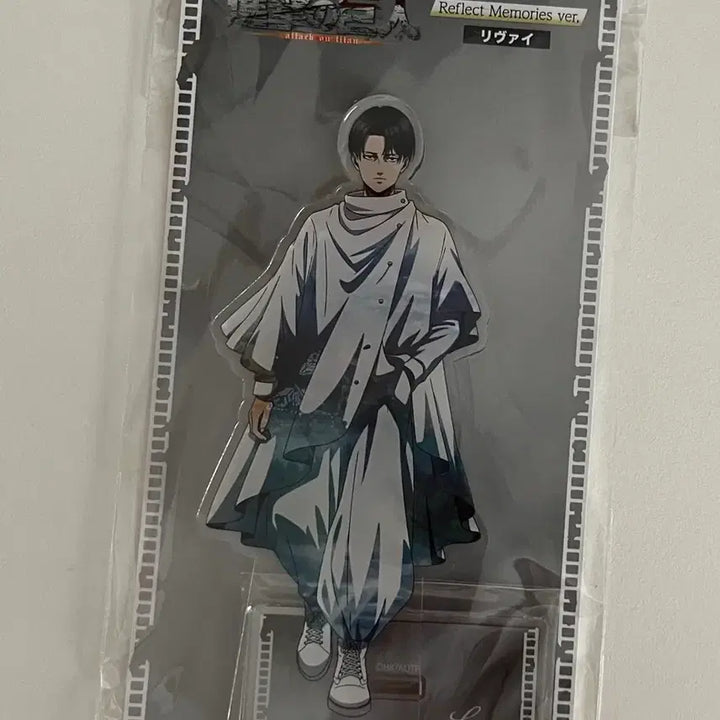 [BUNJANG] Attack on Titan Levi Acrylic Standee (Sealed) / 진격의거인 리바이 아크릴 미개봉