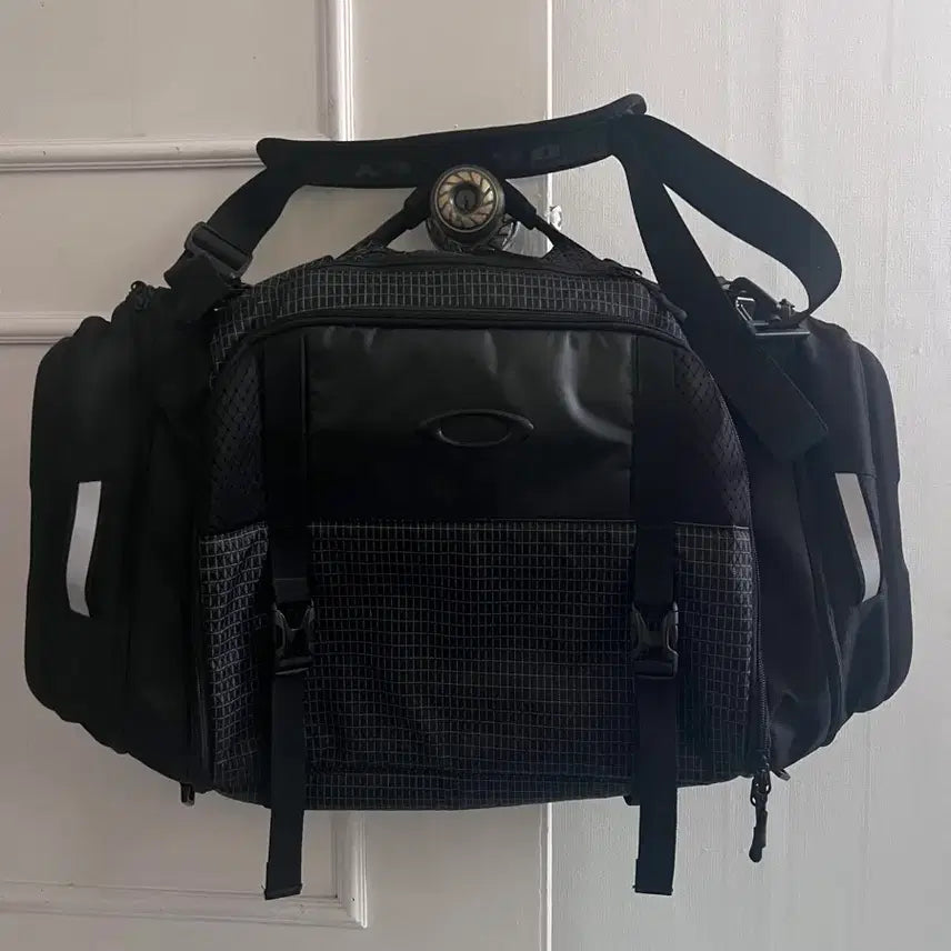 [BUNJANG] Oakley Link Duffle Bag with AP Tactical Roller Bag Clip / Oakley link Duffle bag + AP tactical 롤러