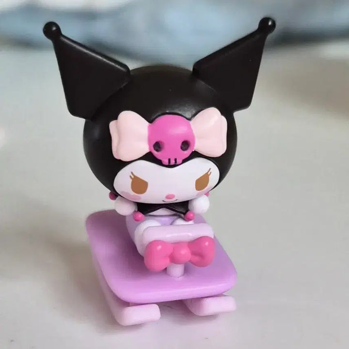 [BUNJANG] Kuromi Skateboarder Figure / 쿠로미 피규어