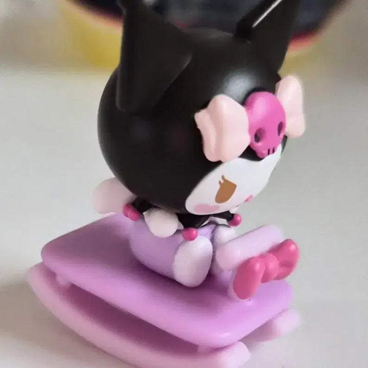 [BUNJANG] Kuromi Skateboarder Figure / 쿠로미 피규어