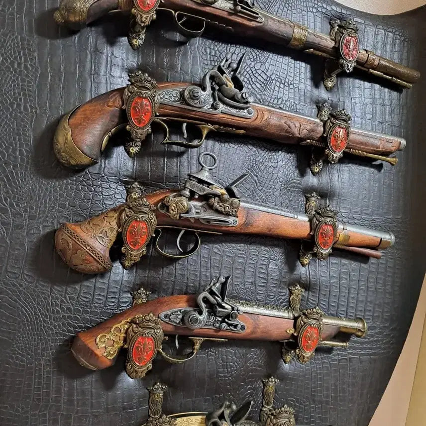 [BUNJANG] Antique Spanish Flintlock Set with Display Shield / 앤틱 [ 스페인 ] 화승총 인테리어 장식품 세트
